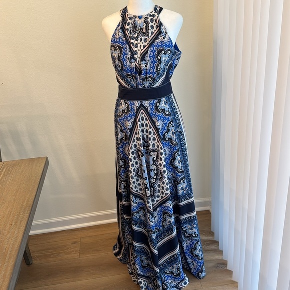ELIZA J SCARF PRINT MAXI DRESS - Picture 2 of 13